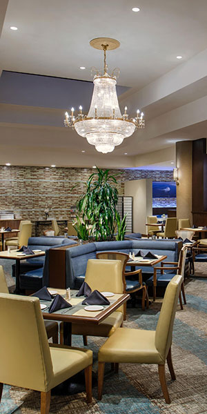 dining room at blū restaurant + lounge